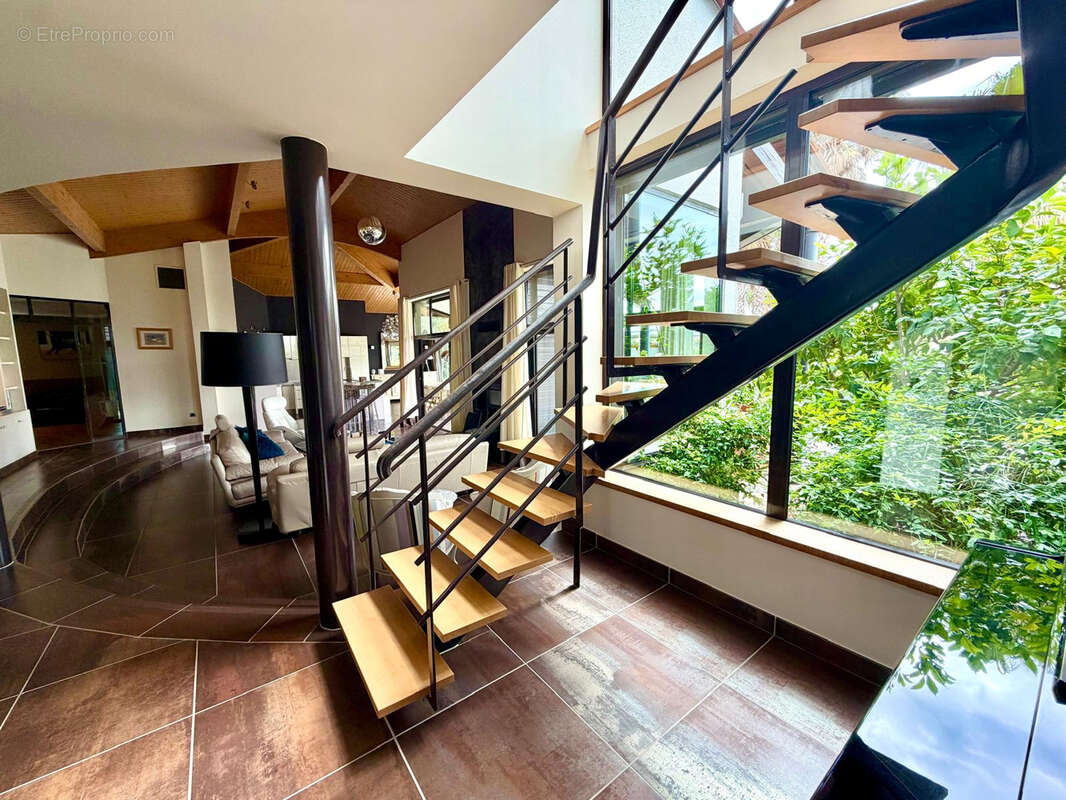 POLLESTRES Villa contemporaine de 260 m2 Parcelle de plus de 1 600 m2 - photo 10