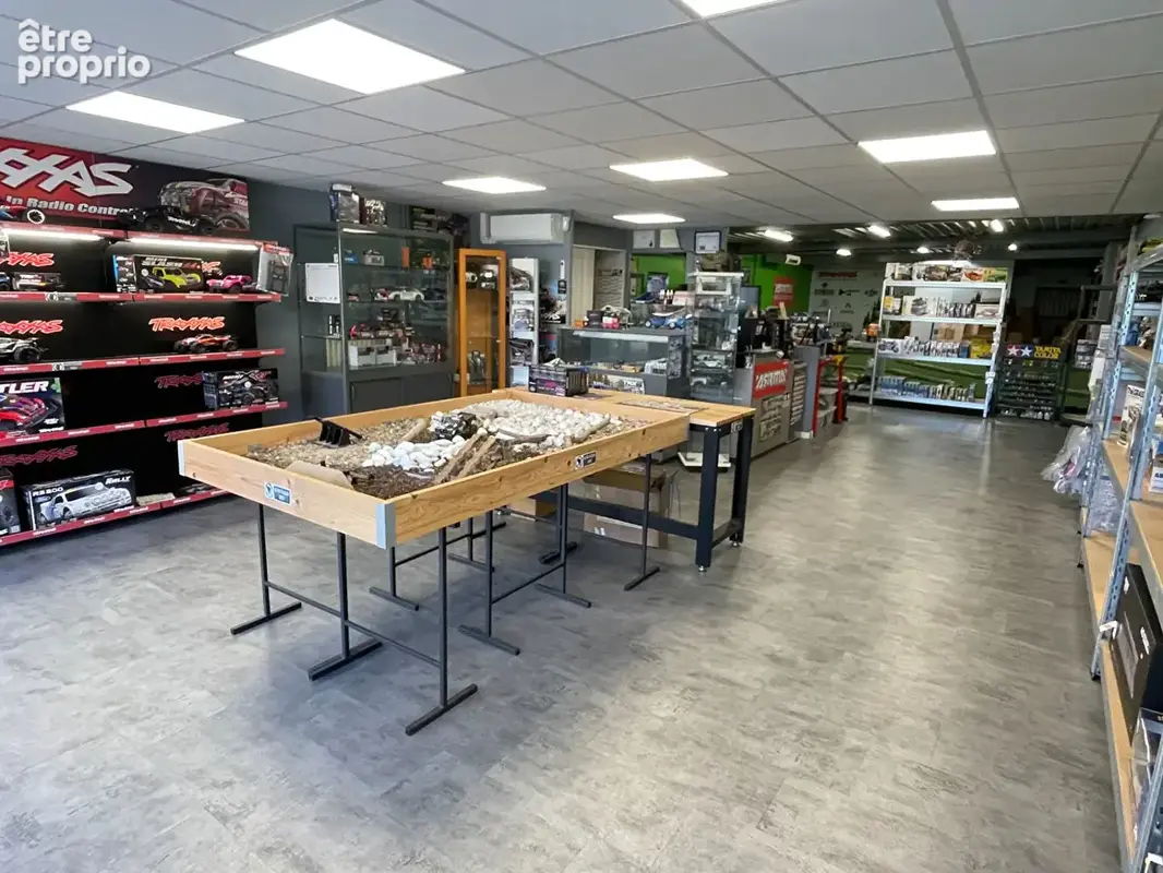 ANNEZIN Local pro/commercial 200m² + réserve 50m² - photo 2