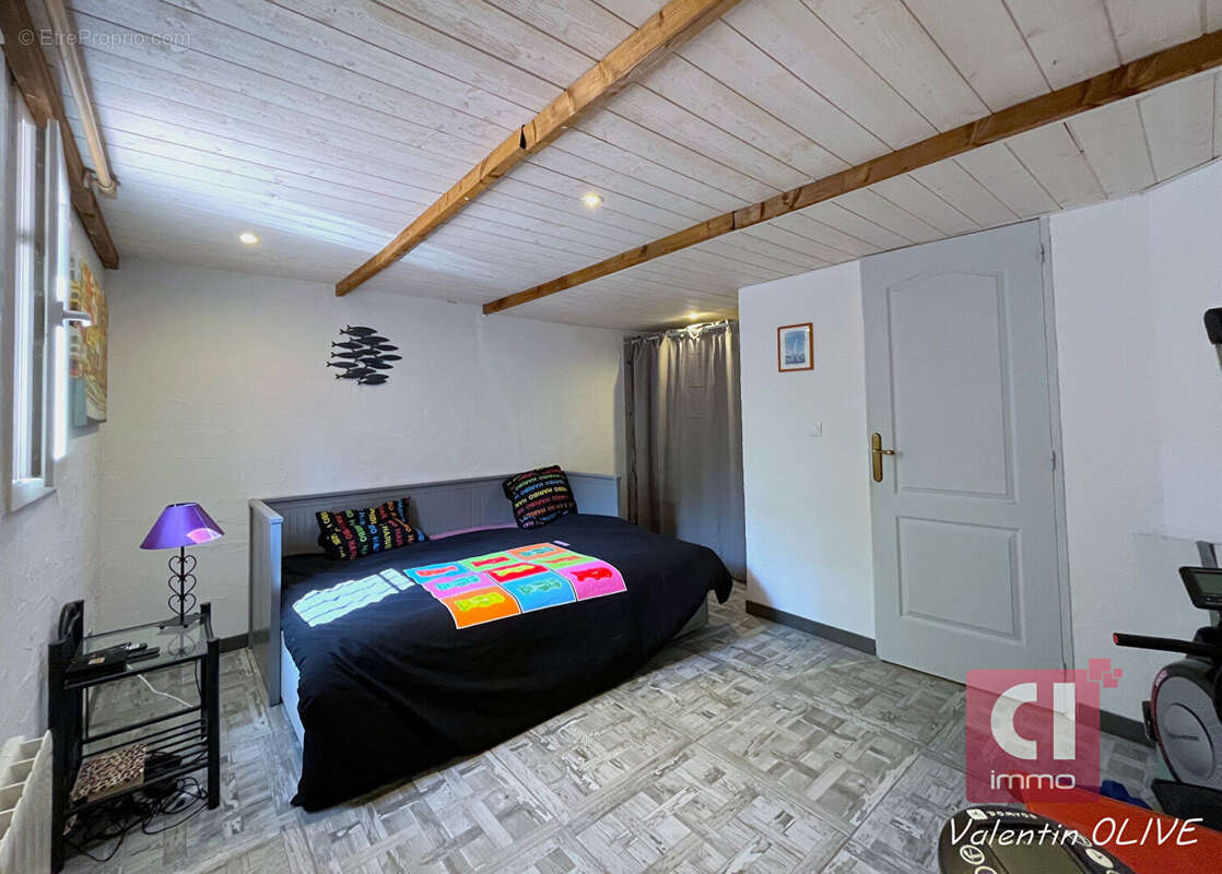 Maison à MEOUNES-LES-MONTRIEUX