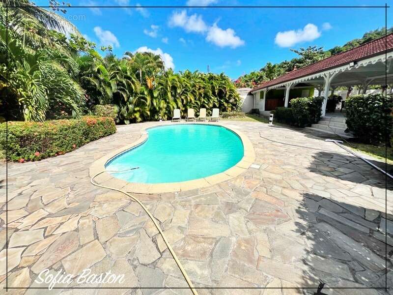 Sainte-Anne Plage – Villa T7 de 220 m²hab.+ 231m2 de terrasses - Piscine - bungalows annexes– Terrain 1 409 m² – Martinique (972 - photo 26