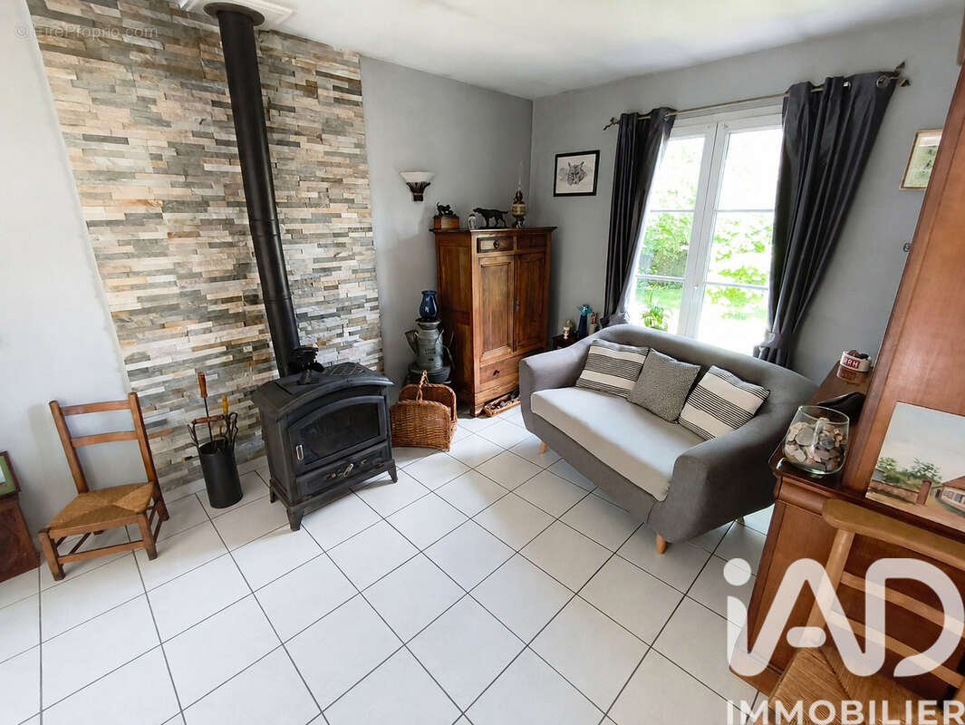 Photo 8 - Maison à FONTAINE-LA-GUYON