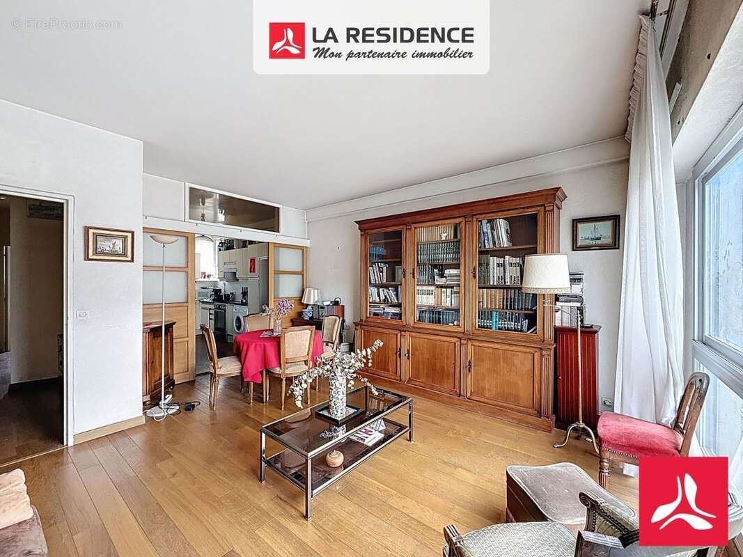 Appartement à PARIS-17E