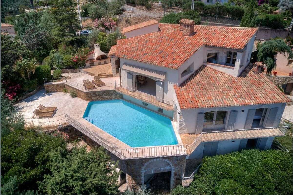 Maison à MANDELIEU-LA-NAPOULE