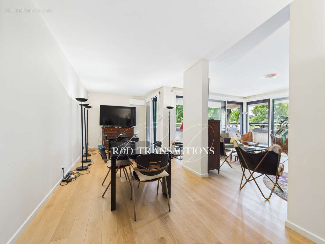 Appartement à NEUILLY-SUR-SEINE