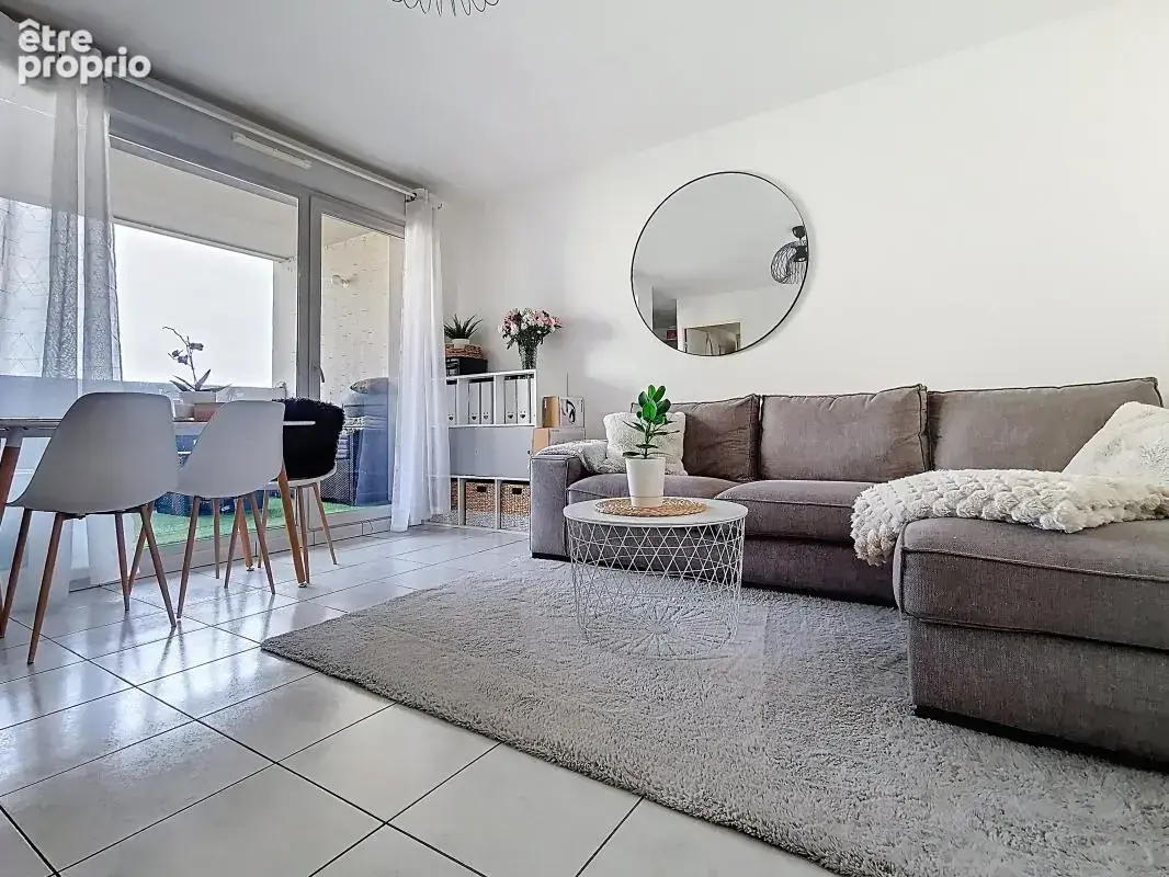 Appartement - 1 Chambre - Balcon - Proches toutes commodités - Jolie vue dégagée - photo 2