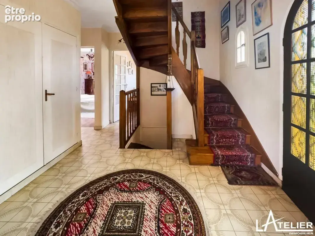 Maison 181 m² à L'etang-La-Ville  - photo 9