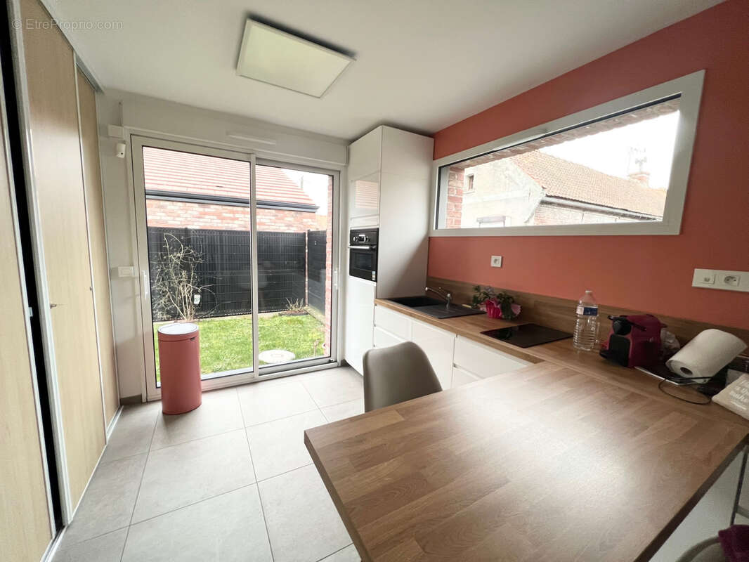 Commerce à ESQUERCHIN