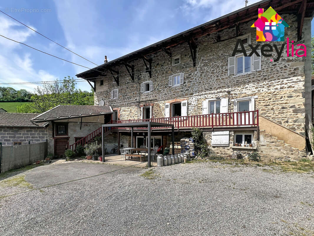 Maison à LAMURE-SUR-AZERGUES