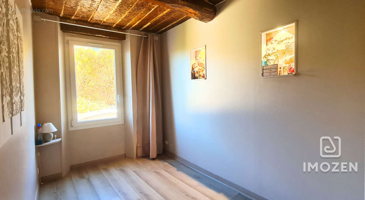 Appartement à LA ROQUEBRUSSANNE