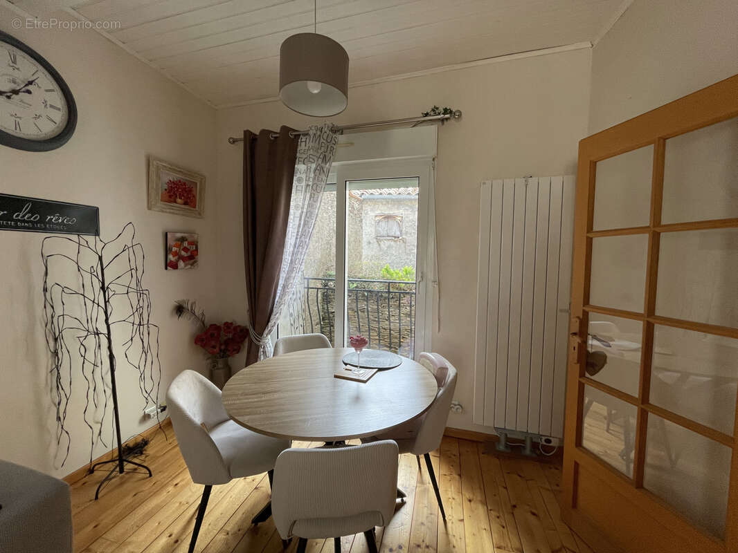 Maison à VILLARDONNEL