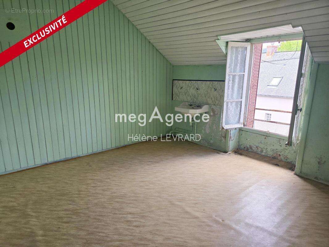 VOUTRÉ : jolie maison avec beau potentiel de rénovation - photo 5