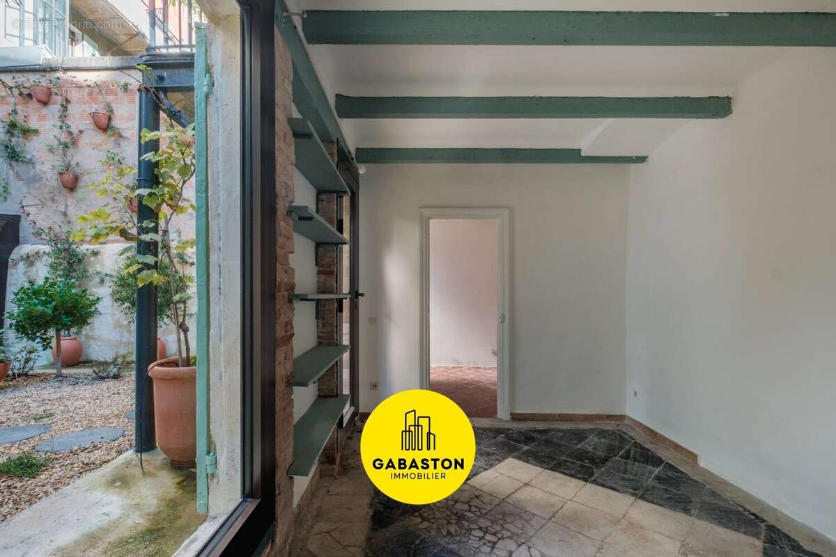 Appartement à MARSEILLE-5E