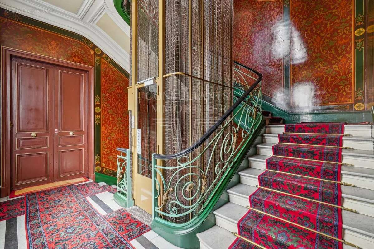 Appartement à PARIS-17E