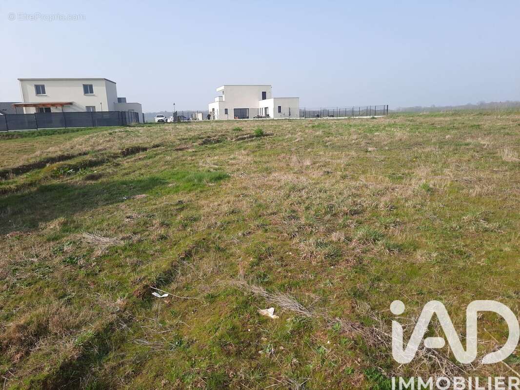 Terrain 844 m² à Miserey  - photo 3