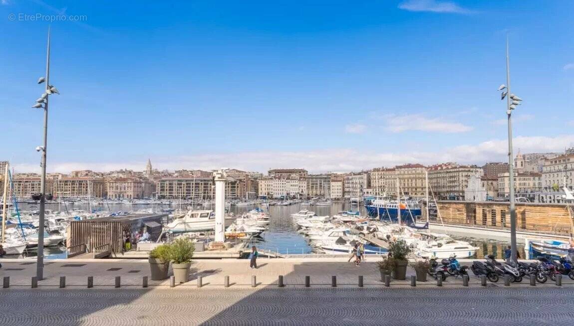 Appartement à MARSEILLE-1E