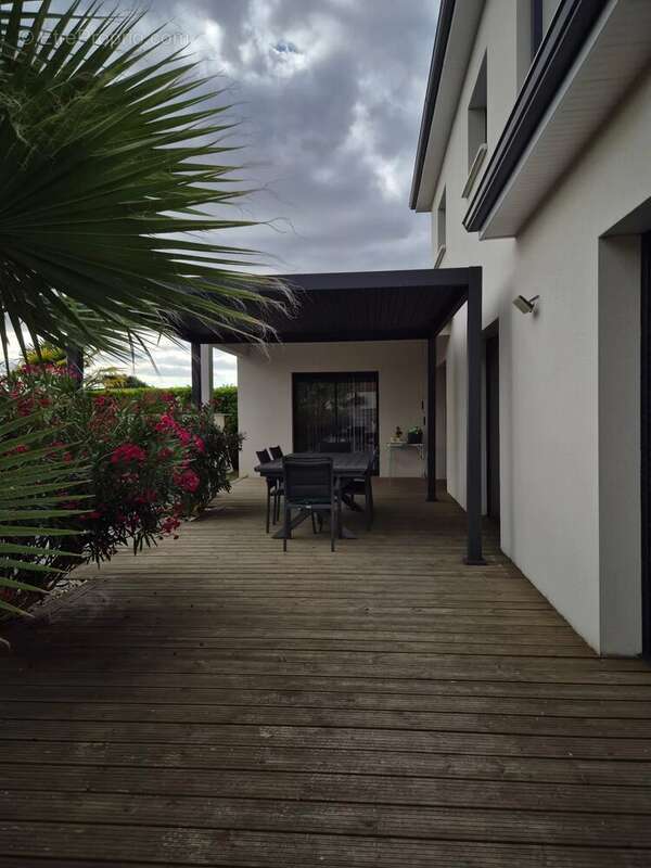 Maison 142m2, piscine , 2 mns de Neuville. - photo 16