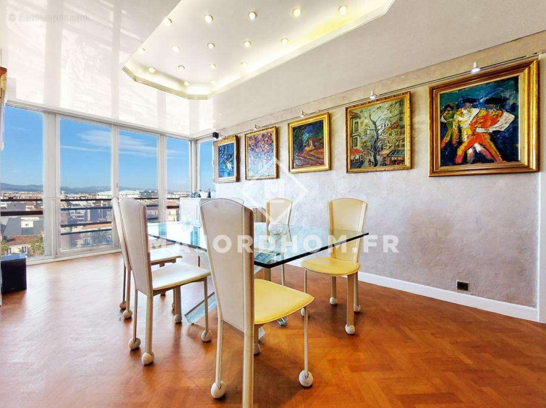 Appartement à MARSEILLE-6E