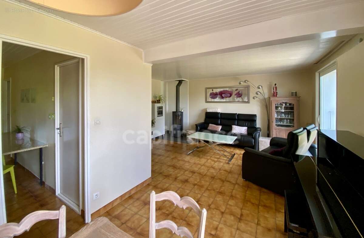 Maison à vendre 6 pièces ECHENEVEX (01) - photo 8
