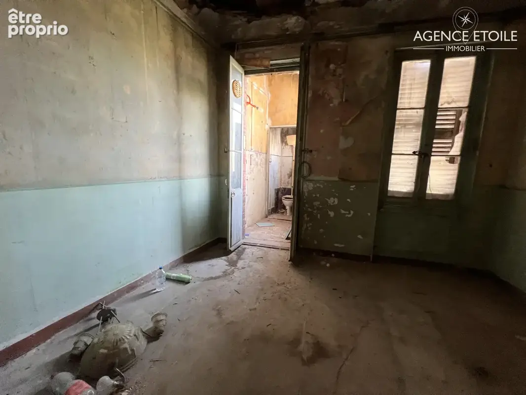 Marseille  13006 rue Aldebert   Appartement traversant à rénover   50 m2   3e étage - photo 5