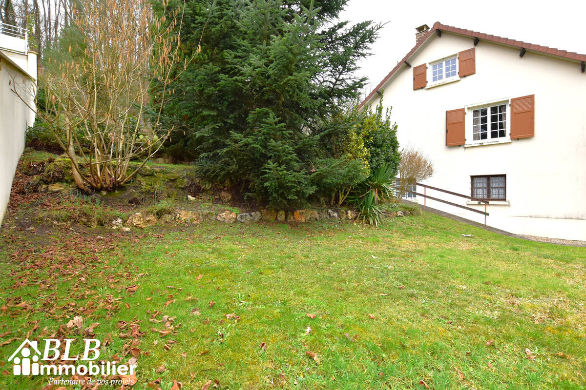 Maison à LES ESSARTS-LE-ROI