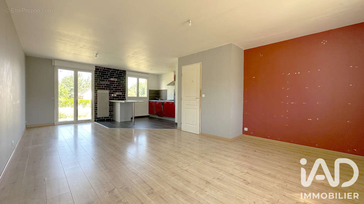 Maison 73 m² à Montbozon  - photo 6