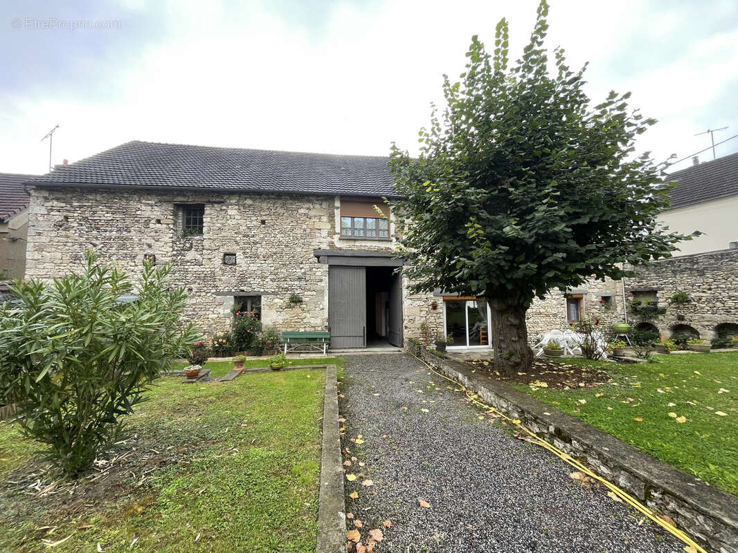 Maison à GOMMECOURT