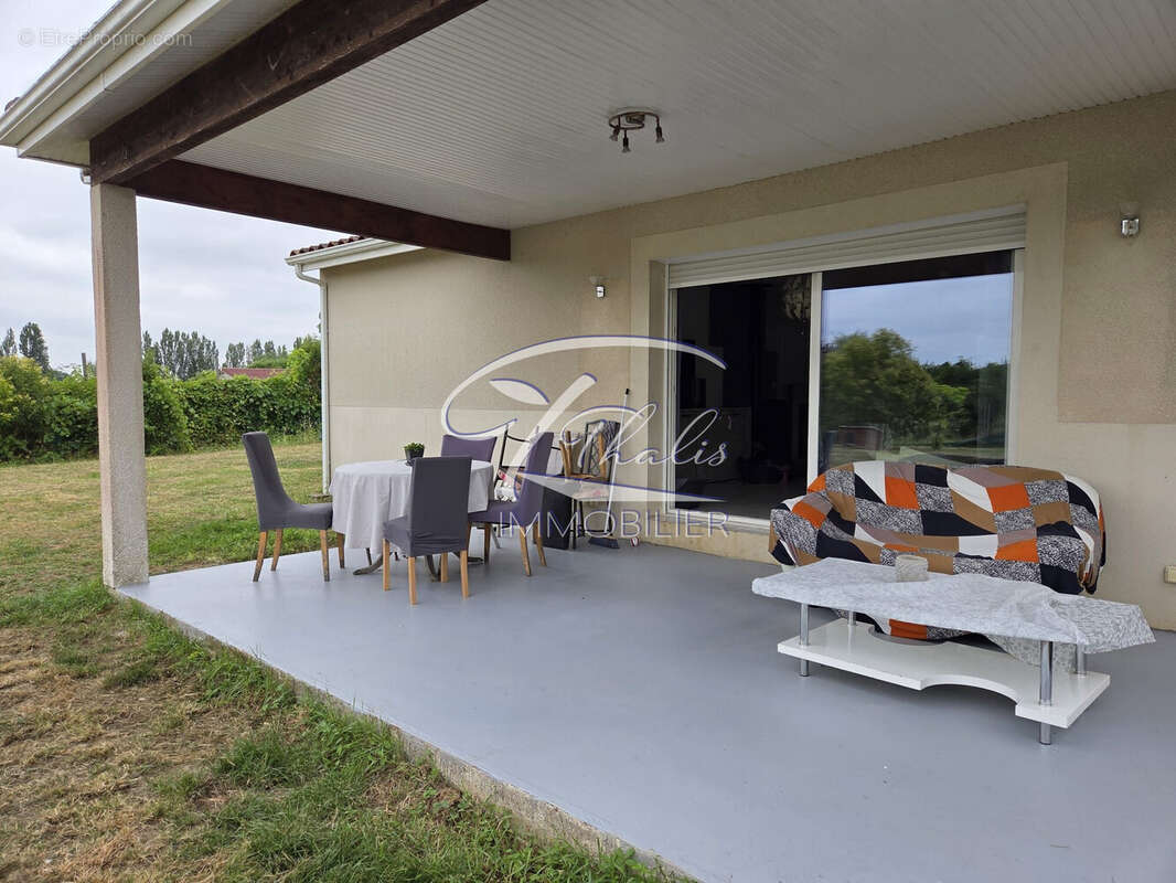 Maison à VILLEGOUGE