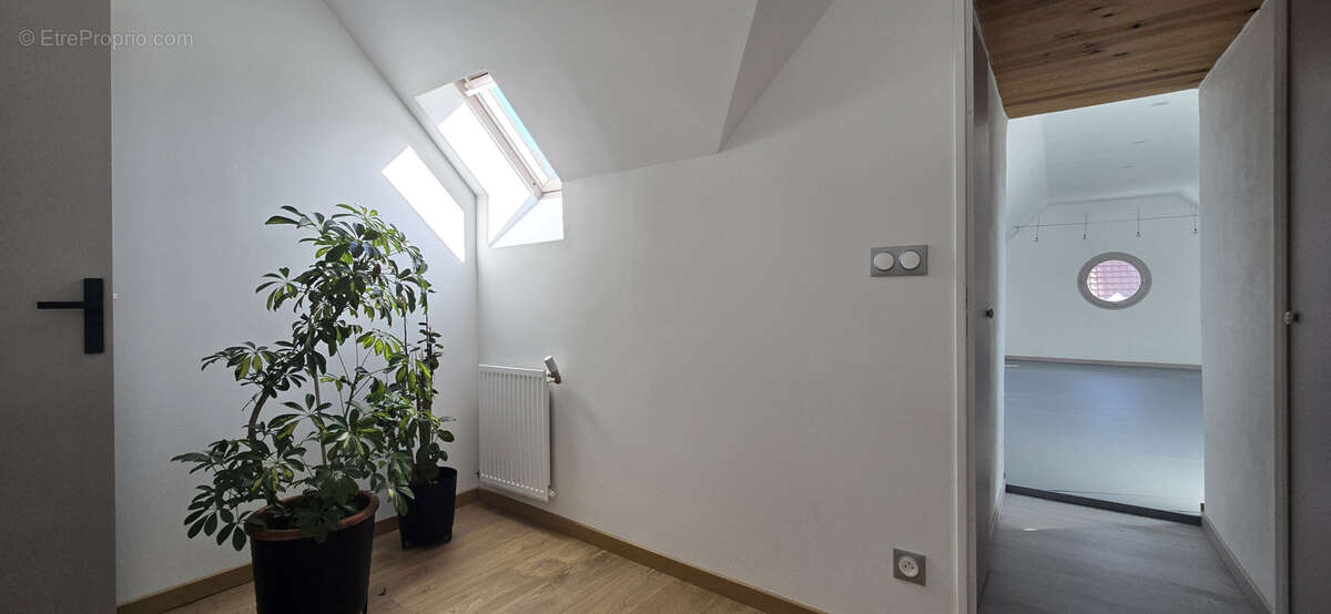 Maison à PERIGNAT-LES-SARLIEVE