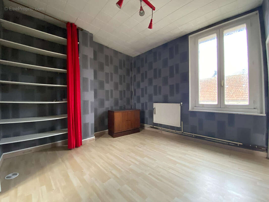 Maison à NEUILLY-SAINT-FRONT