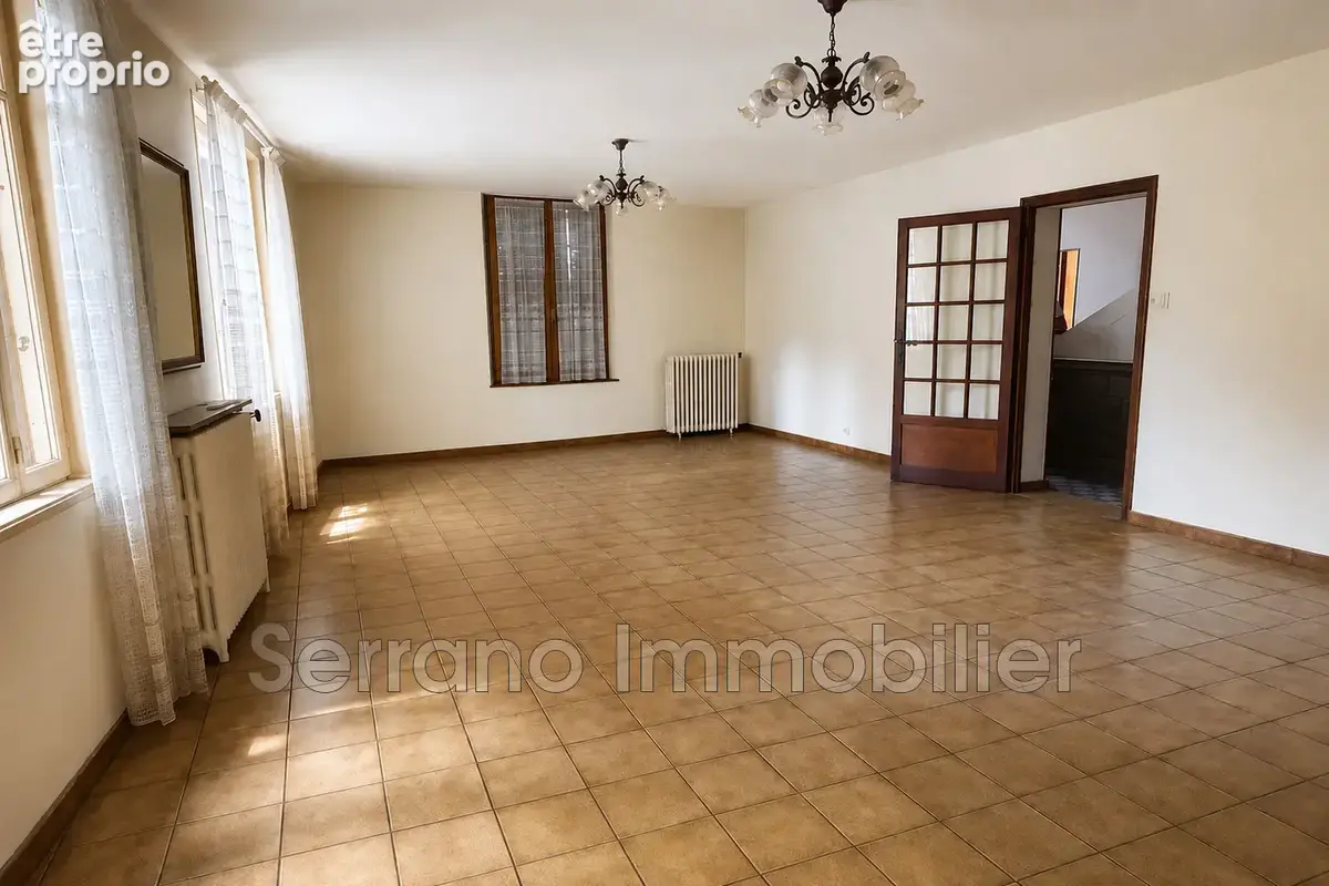 Appartement 6 pièces 350 m² à vendre à Beaucaire (30300) - photo 5