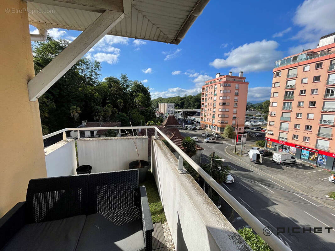 Appartement à BILLERE