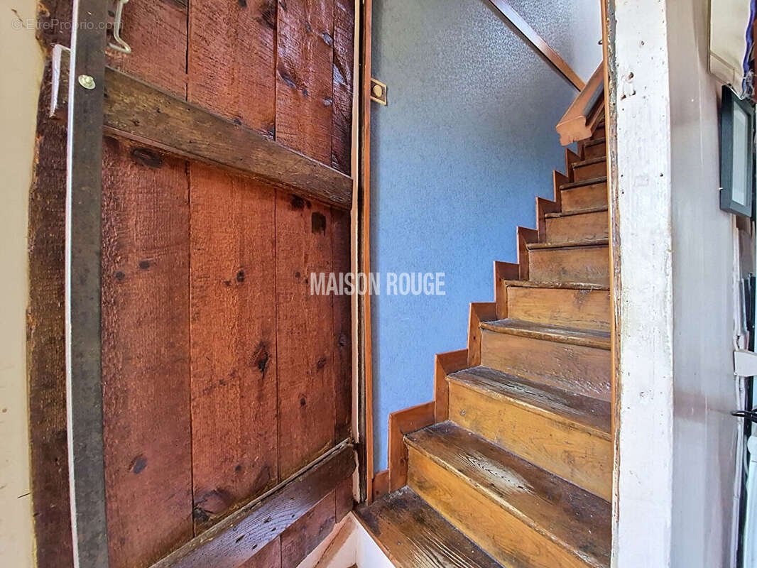 Maison de caractère en pierres à rénover - Jardin, dépendance et aperçus mer - photo 10