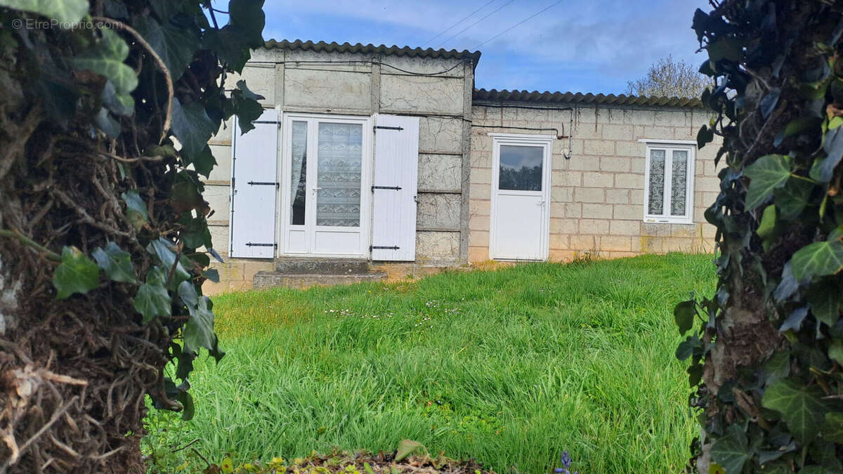 Terrain à SAINT-MAXIRE