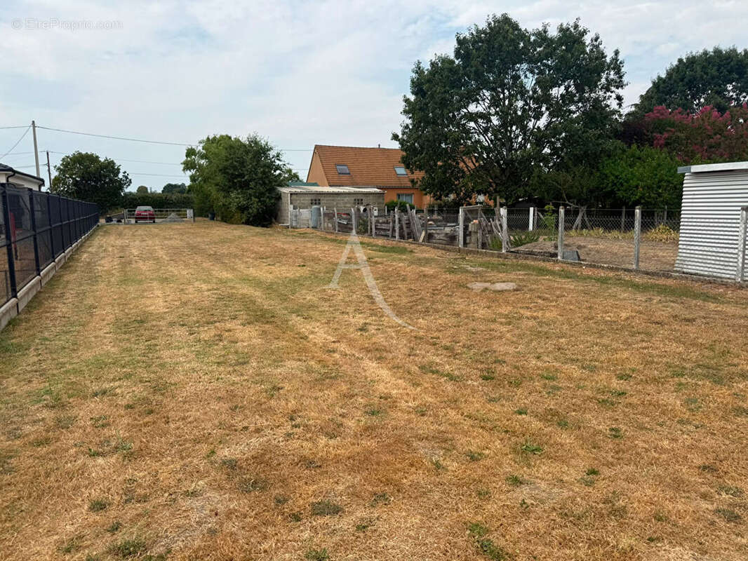 Terrain la suze sur sarthe - photo 3