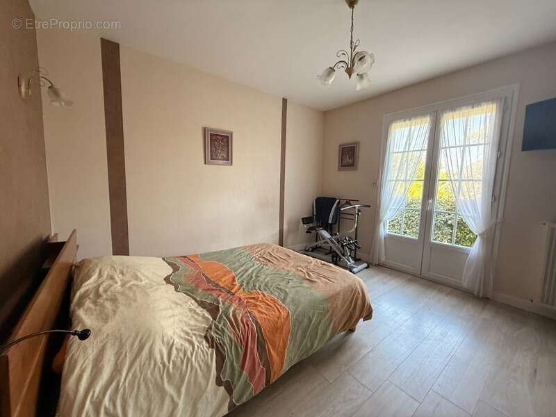 Maison à CHENIERS
