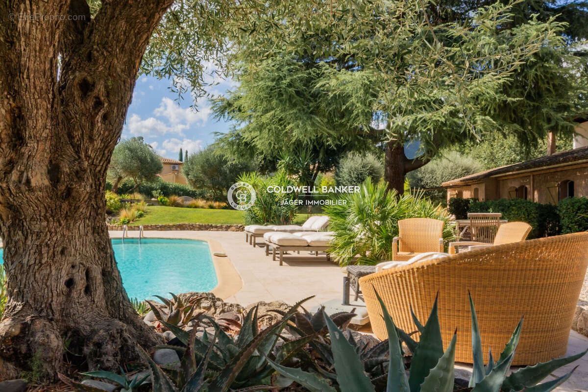 Maison à PLAN-DE-LA-TOUR