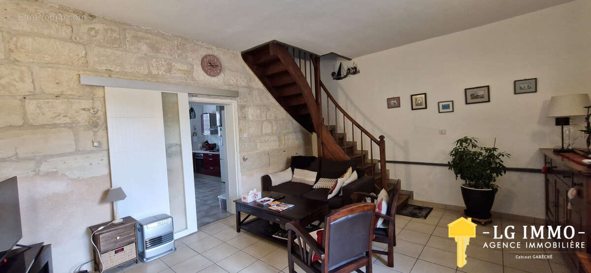 Maison à MORTAGNE-SUR-GIRONDE