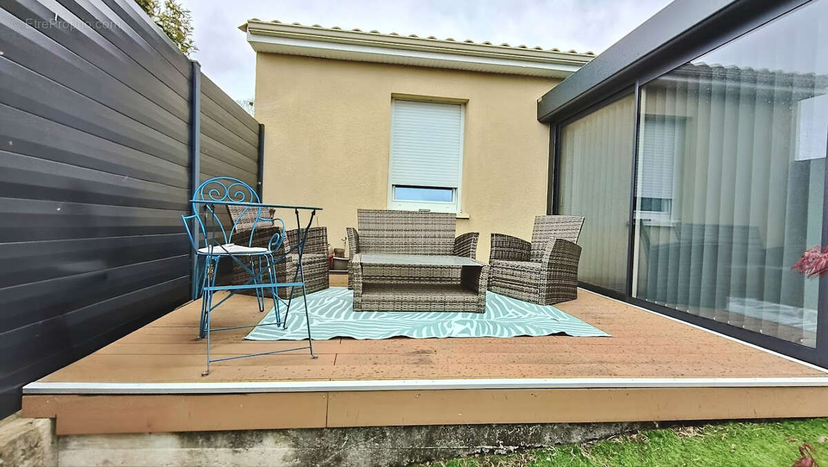 Maison à SAINT-MARTIAL-DE-MIRAMBEAU