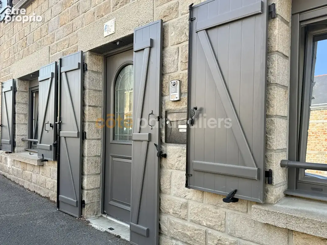 Pontorson centre ville, 132m2, vie de plain-pied , jardin clos et garage - photo 2