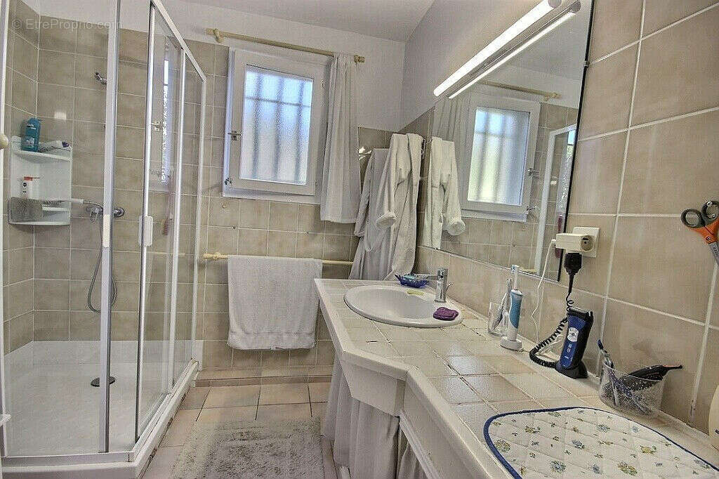 Maison à ROQUEBRUNE-SUR-ARGENS