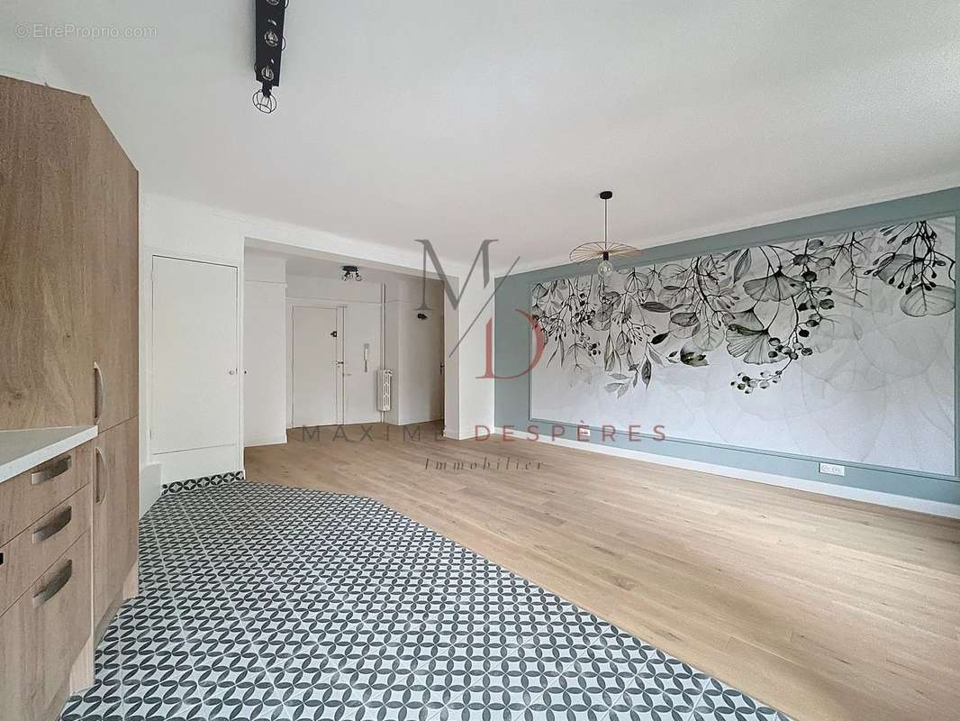 Appartement à COURBEVOIE