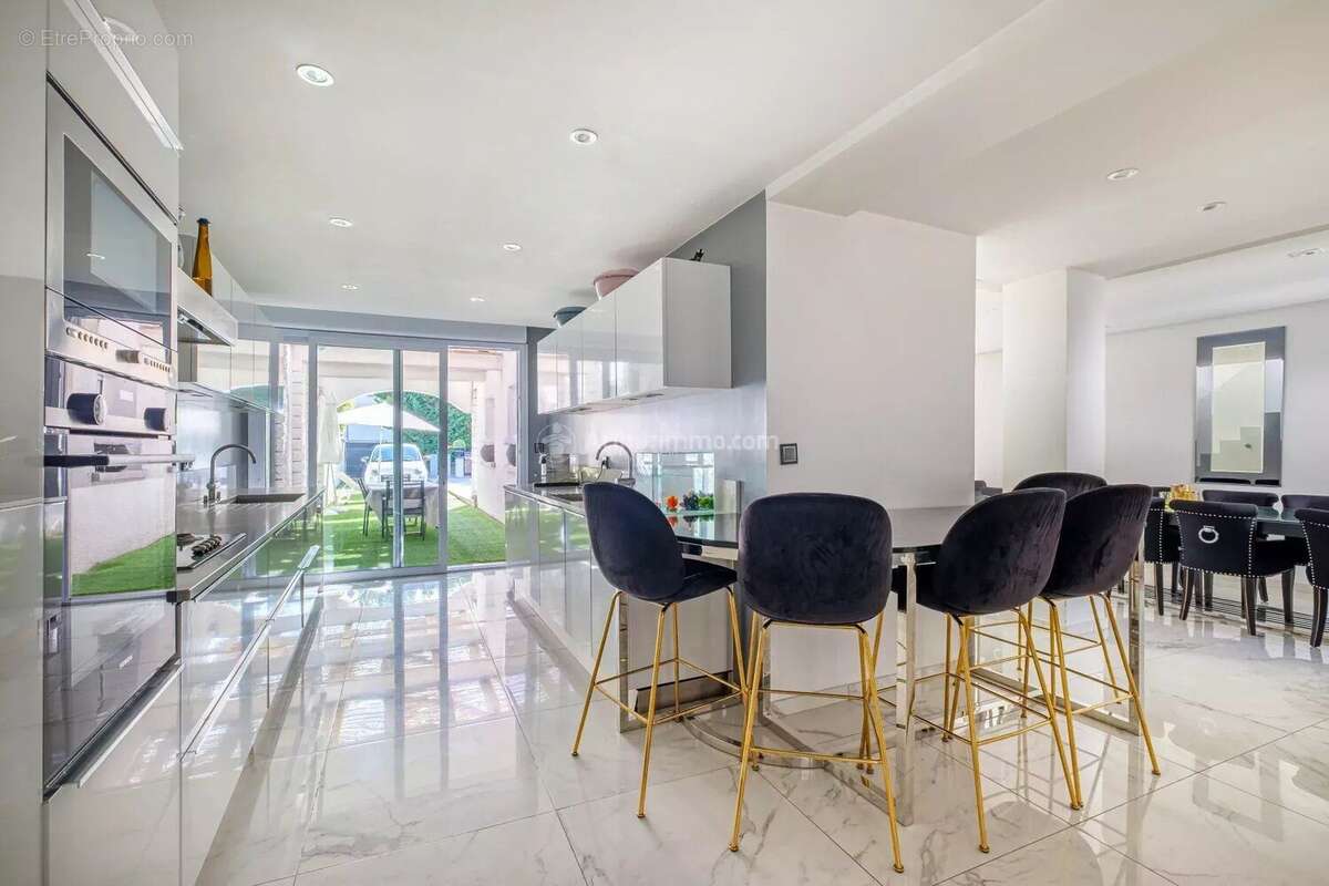 Maison à VILLEURBANNE