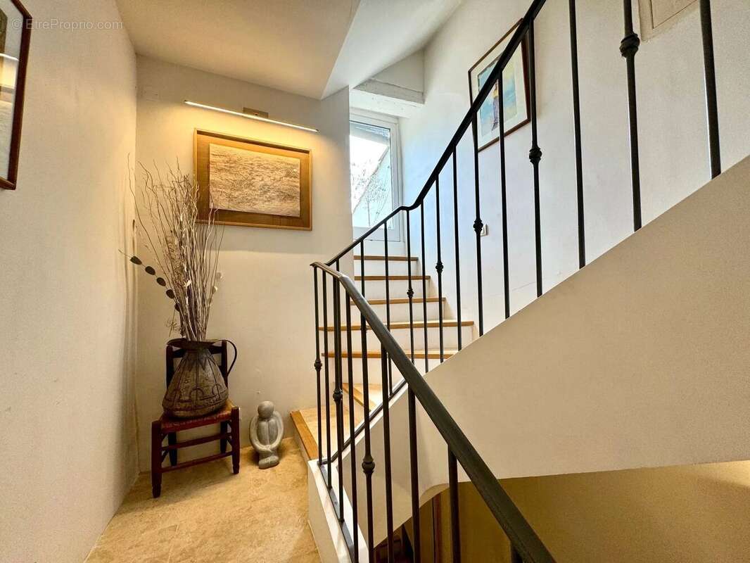 Maison à LA GARDE-FREINET