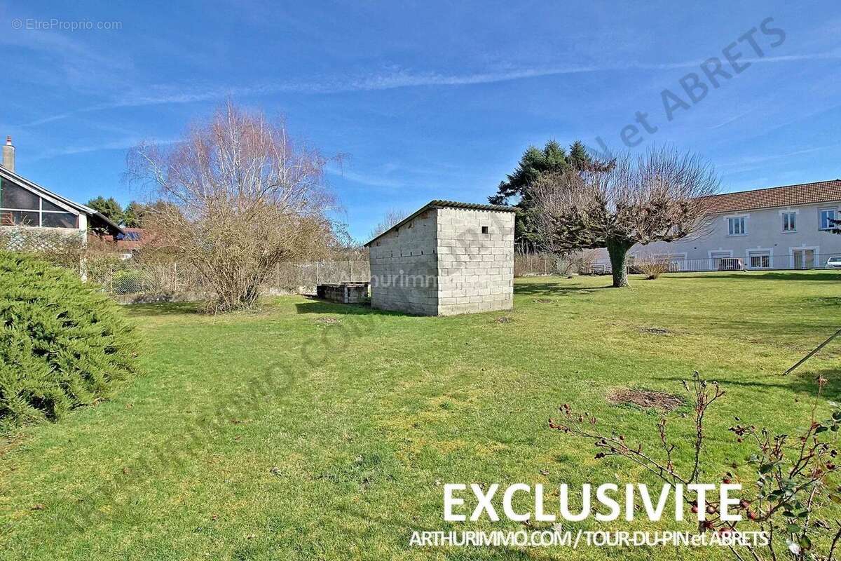 Terrain à SAINT-ANDRE-LE-GAZ