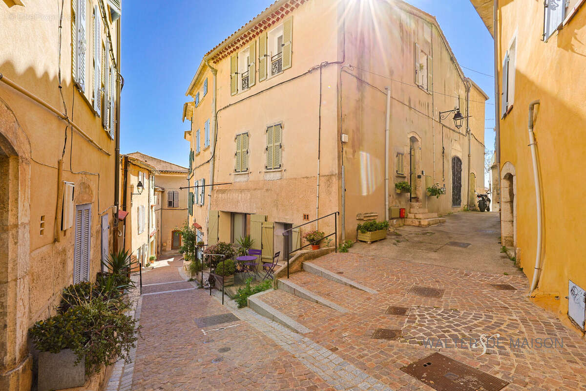 Appartement à LA CADIERE-D&#039;AZUR