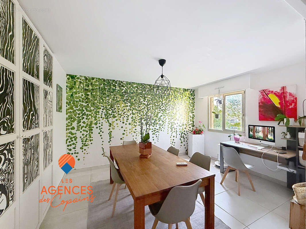 Saint-mandrier, pin rolland, magnifique t6, 135 m2 avec terrasse, plage et commerces a pied - photo 2