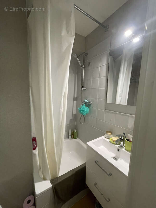 Appartement à COURBEVOIE