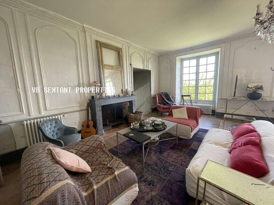 Entre-Deux-Mers, bel ensemble immobilier du XVIII ème siècle, 2 habitations avec dépendances et piscine 1 hectare 3 de terrain - photo 13
