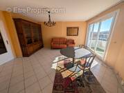 Appartement à LES CLAYES-SOUS-BOIS