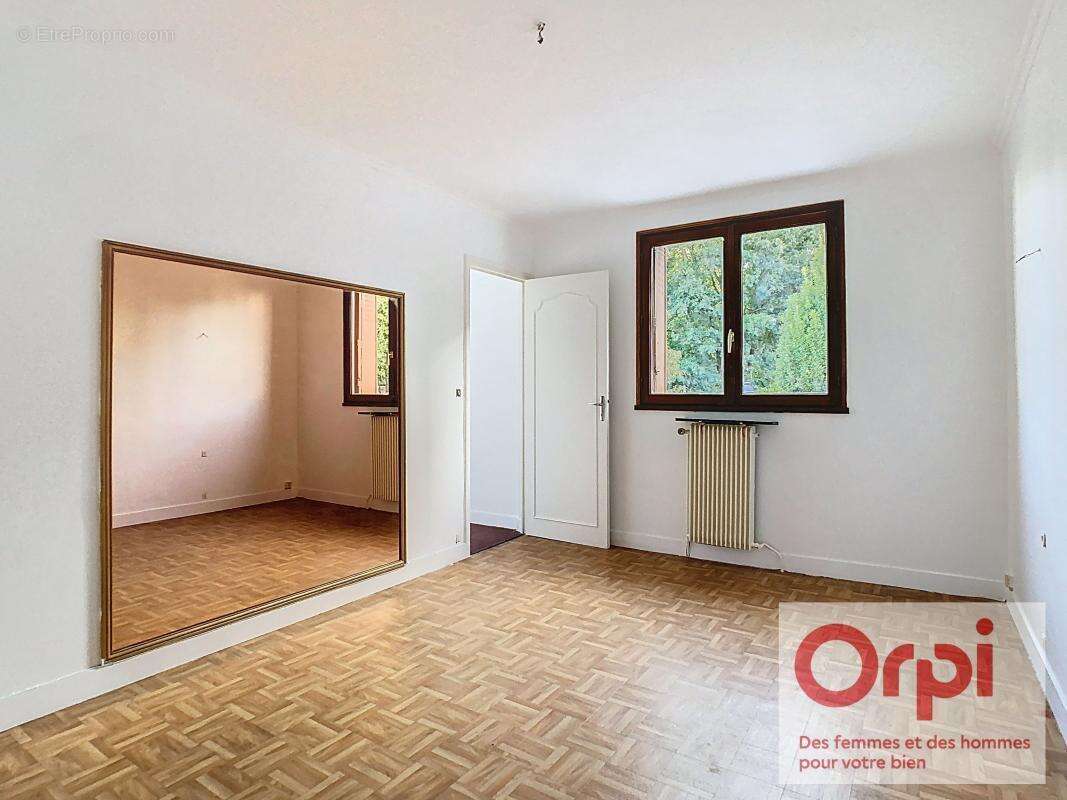 Maison à ISSY-LES-MOULINEAUX